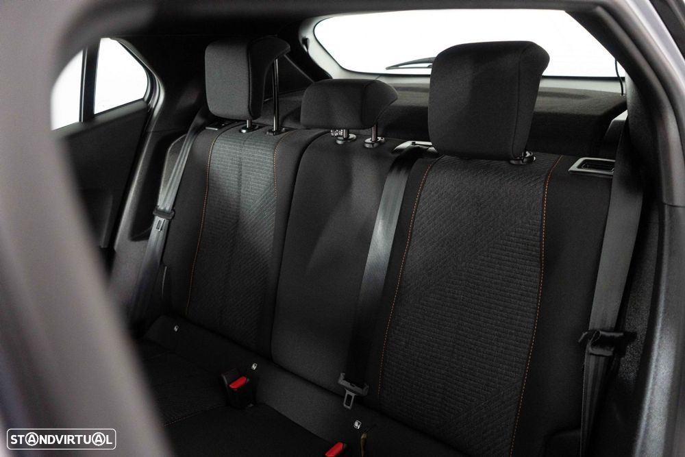 Peugeot 2008 1.2 Hybrid Style e-DCS6 - 11