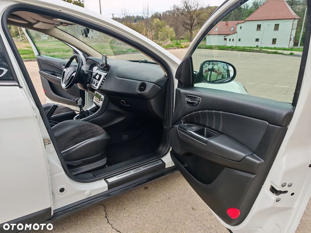 Lancia Delta 1.4 T-Jet 16v Oro - 15