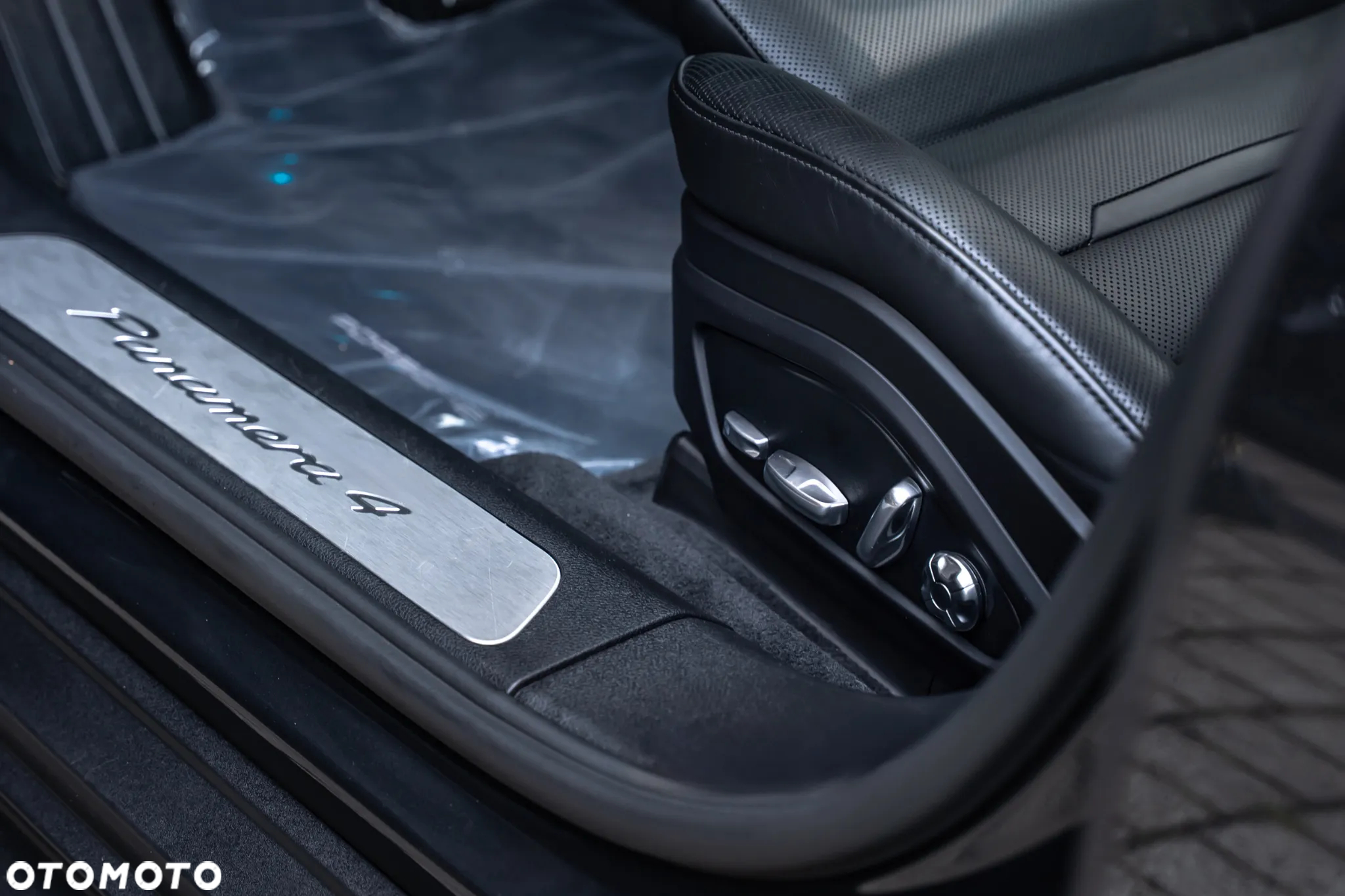Porsche Panamera 4 e-Hybrid Sport Turismo - 23