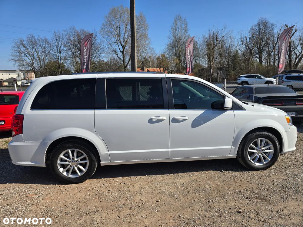 Dodge Grand Caravan - 14
