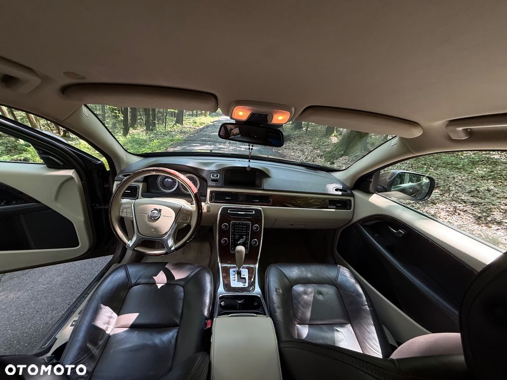 Volvo XC 70 D5 AWD Dynamic Momentum - 8