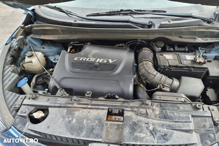 scaune fata spate bancheta scaune interior piele plafoniera spira volan timonerie kit pornire ambreaj volanta  Hyundai IX35 motor 2.0crdi D4HA dezmembrez - 7