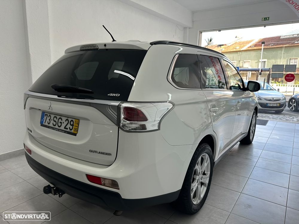 Mitsubishi Outlander 2.2 DI-D 4WD Auto Instyle - 6