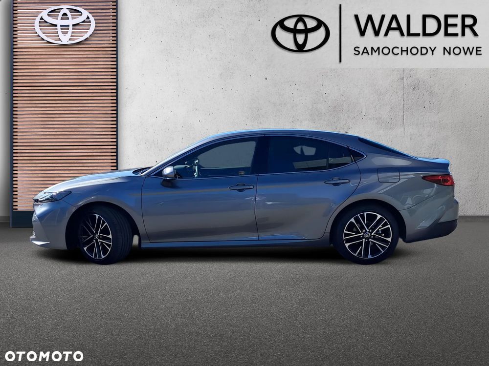 Toyota Camry 2.5 Hybrid Dynamic Force Executive e-CVT - 2