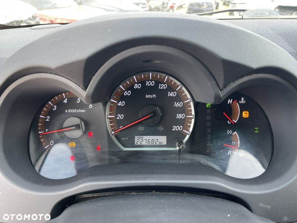 Toyota Hilux 4x4 Double Cab Autm Executive - 14