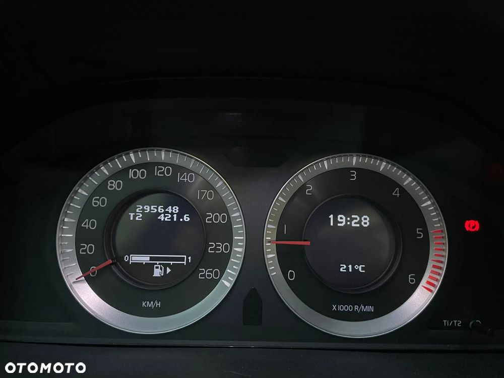 Volvo V60 D5 Momentum - 14