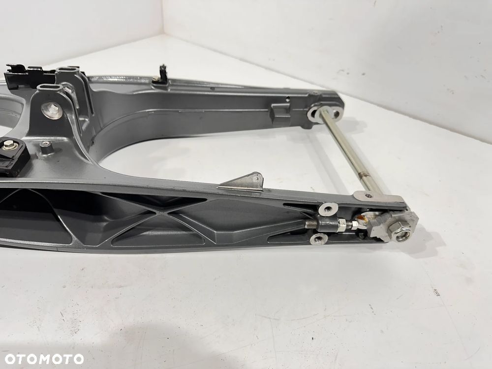 Wahacz tył kpl KTM Duke 125   17-23r - 8