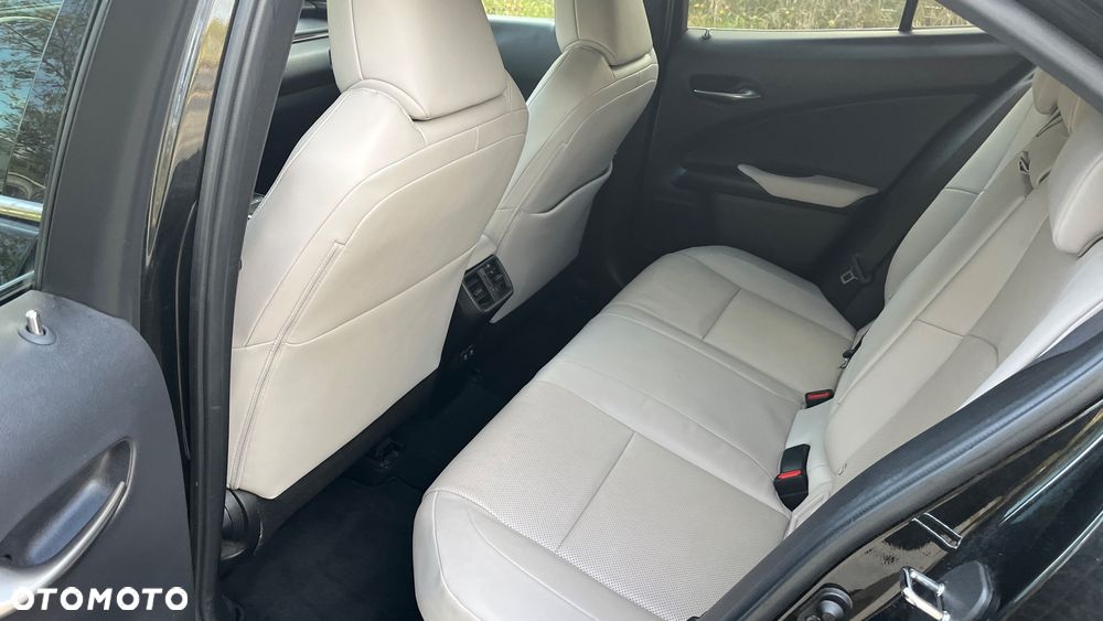 Lexus UX - 20
