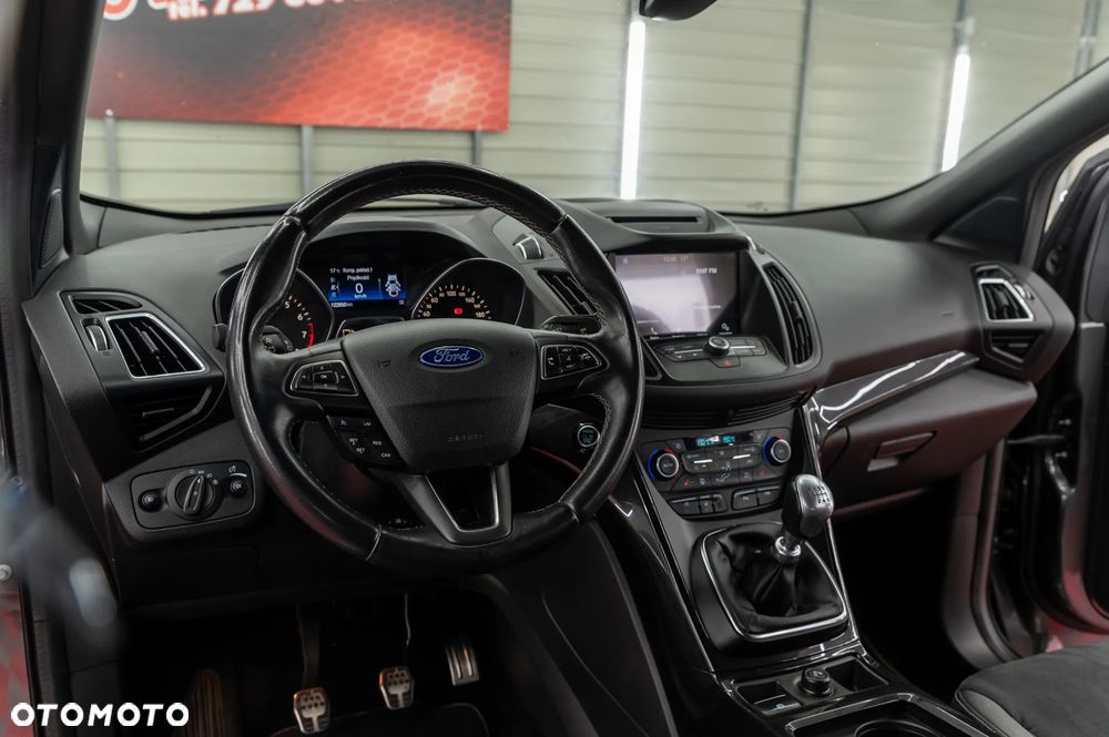 Ford Kuga 1.5 EcoBoost 2x4 ST-Line - 33