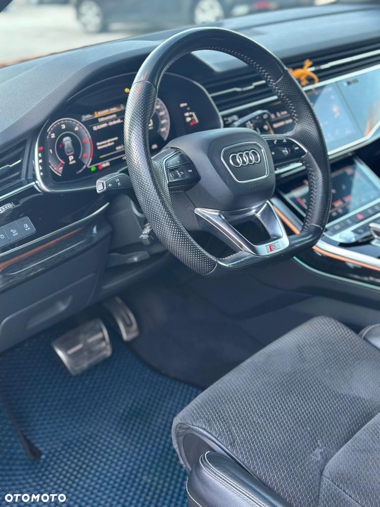 Audi Q8 - 11