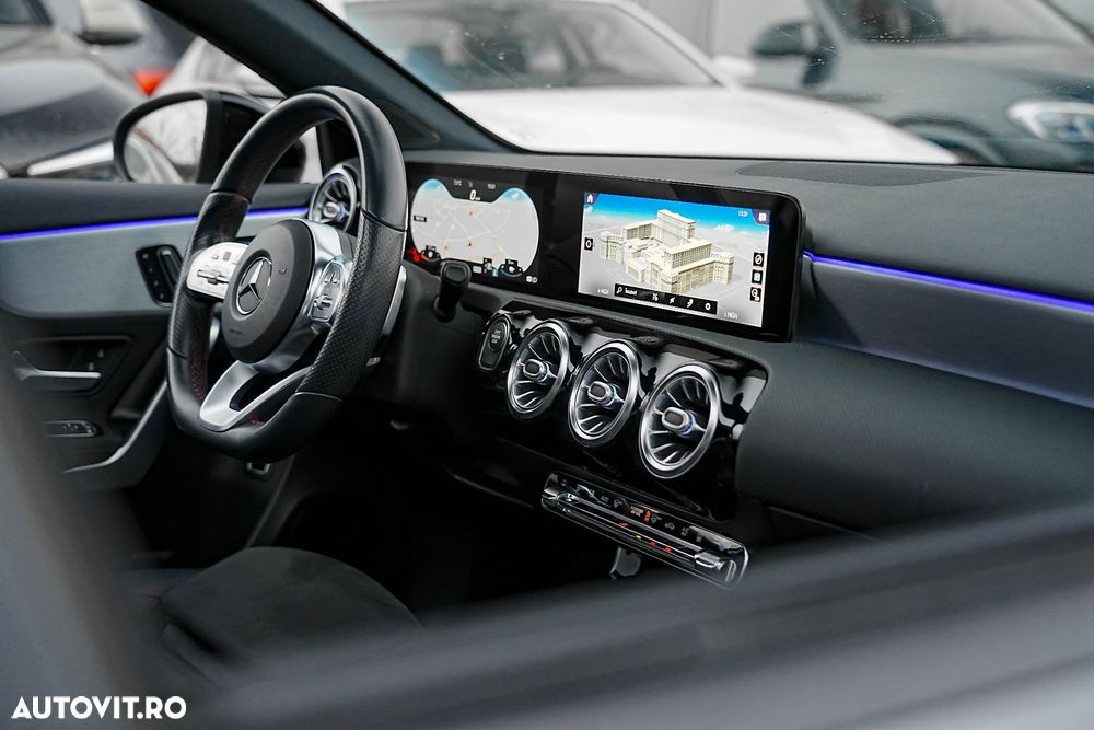 Mercedes-Benz A 250 e 8G-DCT AMG Line - 16