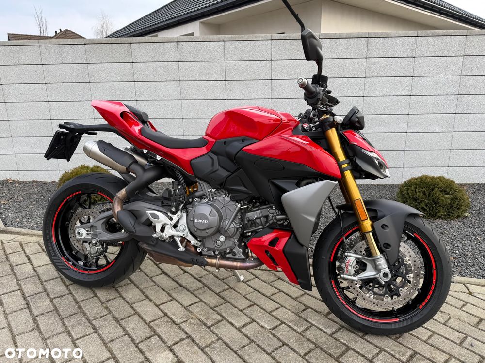 Ducati Streetfighter V2 - 3