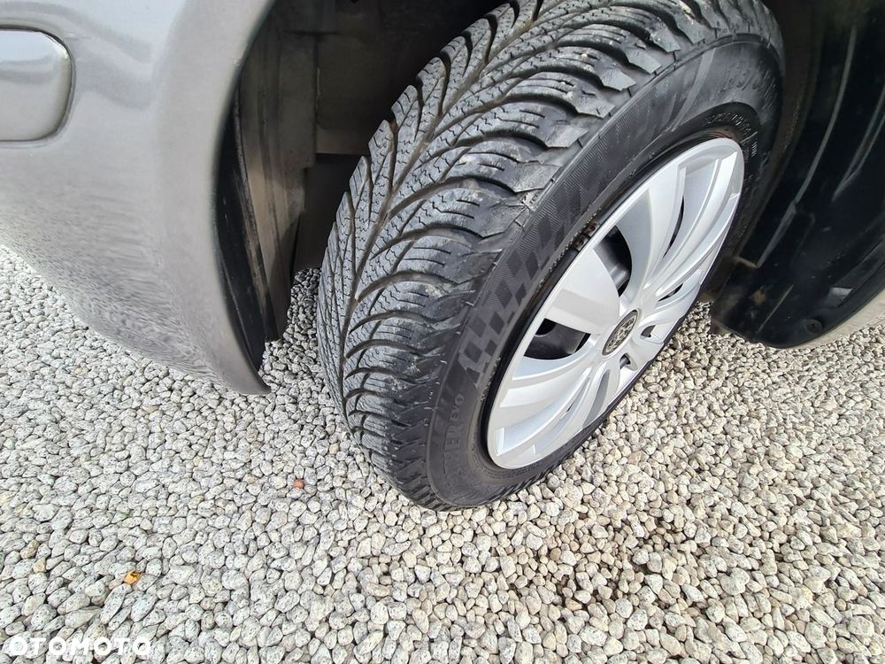 Toyota Yaris 1.3 VVT-i Luna - 19