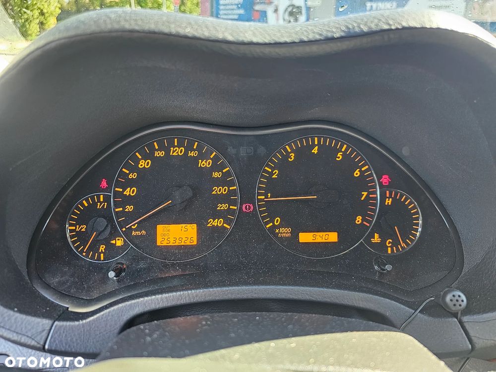 Toyota Avensis 1.8 VVT-i Sol - 13