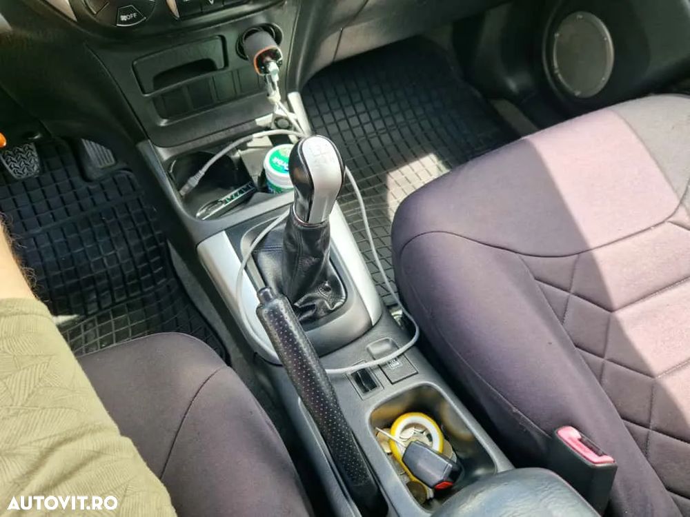 Toyota RAV4 D-4D 4x4 - 5