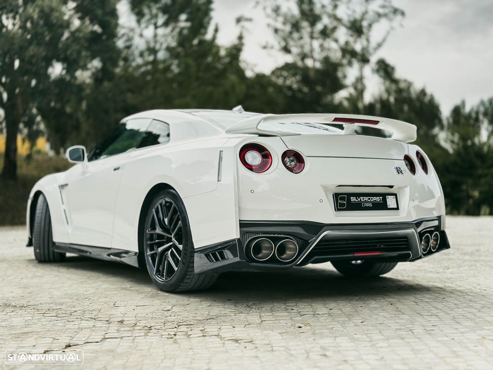 Nissan GT-R - 3