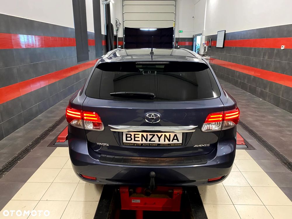 Toyota Avensis Touring Sports 1.8 Executive - 10