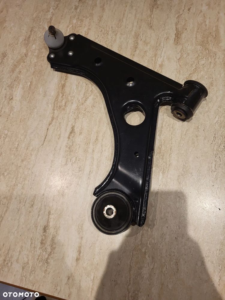 WAHACZ  przód Lewy  dół przód 16 mm pasuje do: OPEL ADAM, CORSA D, CORSA D/HATCHBACK, CORSA E, CORSA E/HATCHBACK 1.0-1.7D 07.06-    5352039 - 3