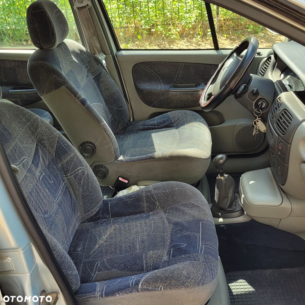 Renault Scenic - 2