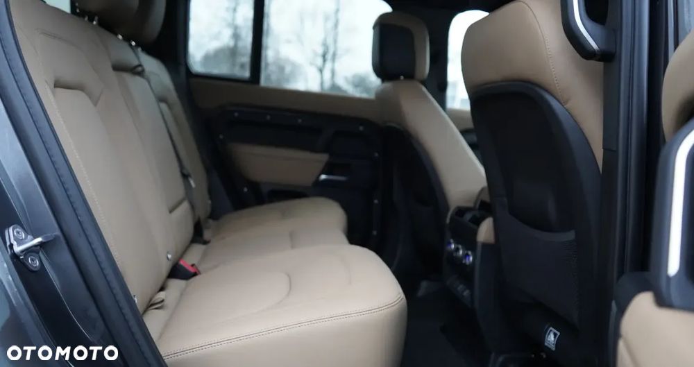 Land Rover Defender - 19