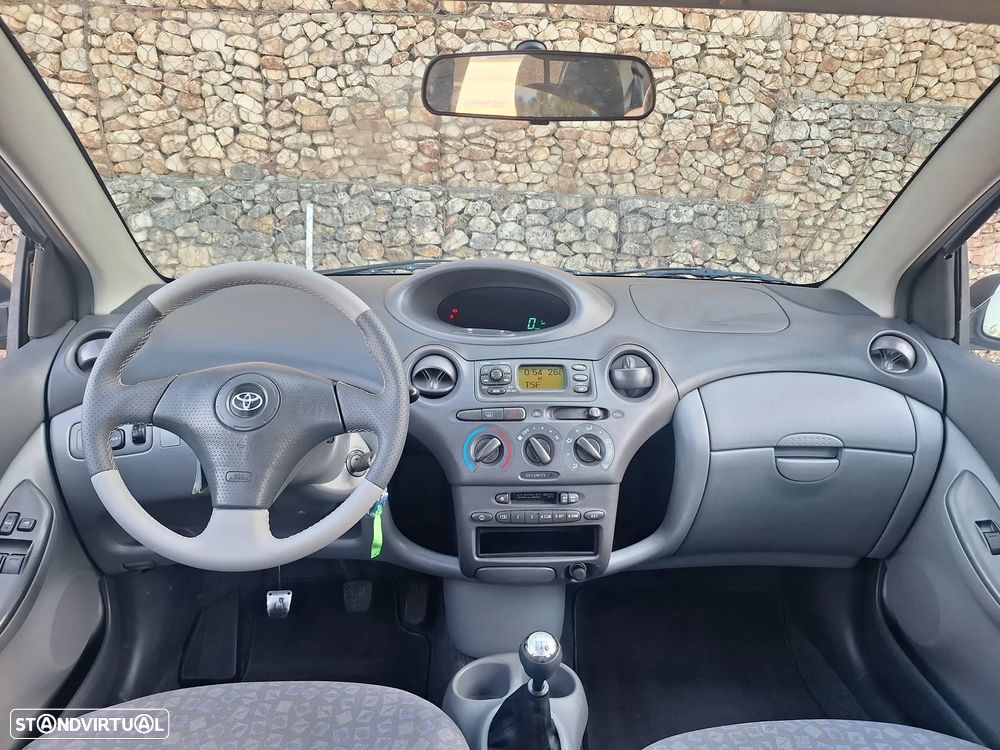 Toyota Yaris 1.0 Luna - 8