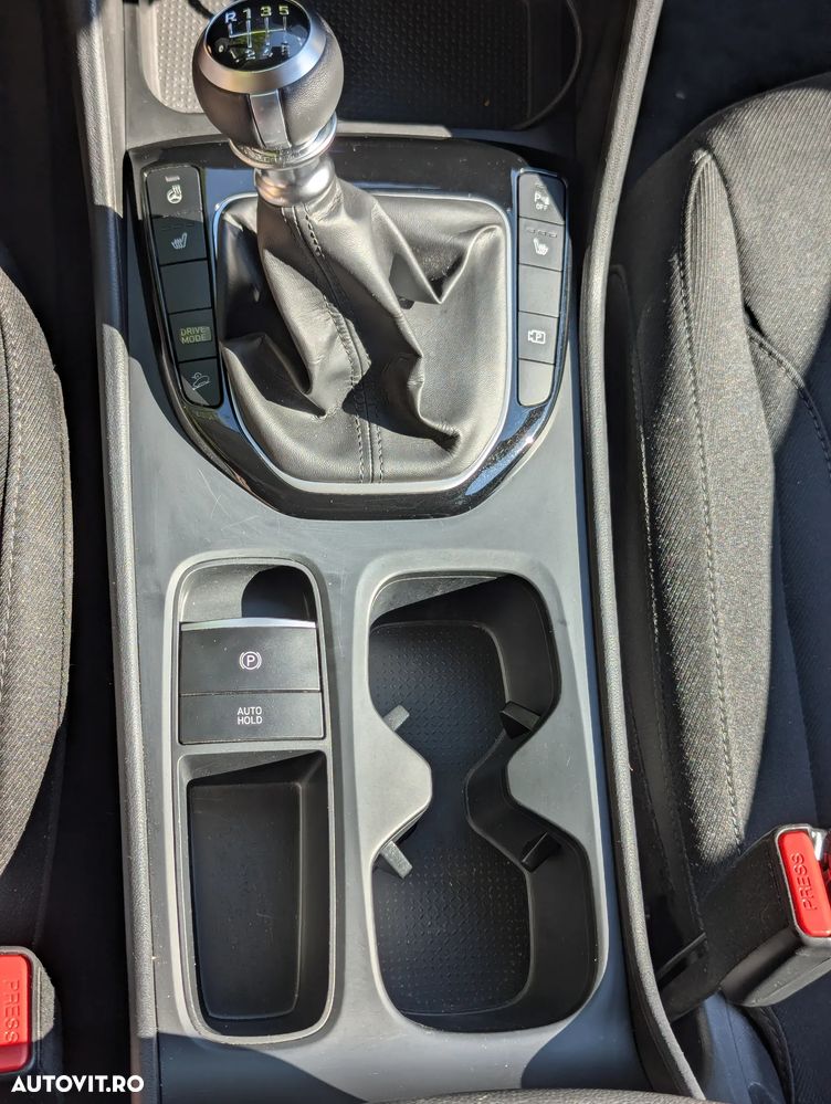 Hyundai Tucson 1.6 l 150 CP 2WD 6MT Style+ - 14