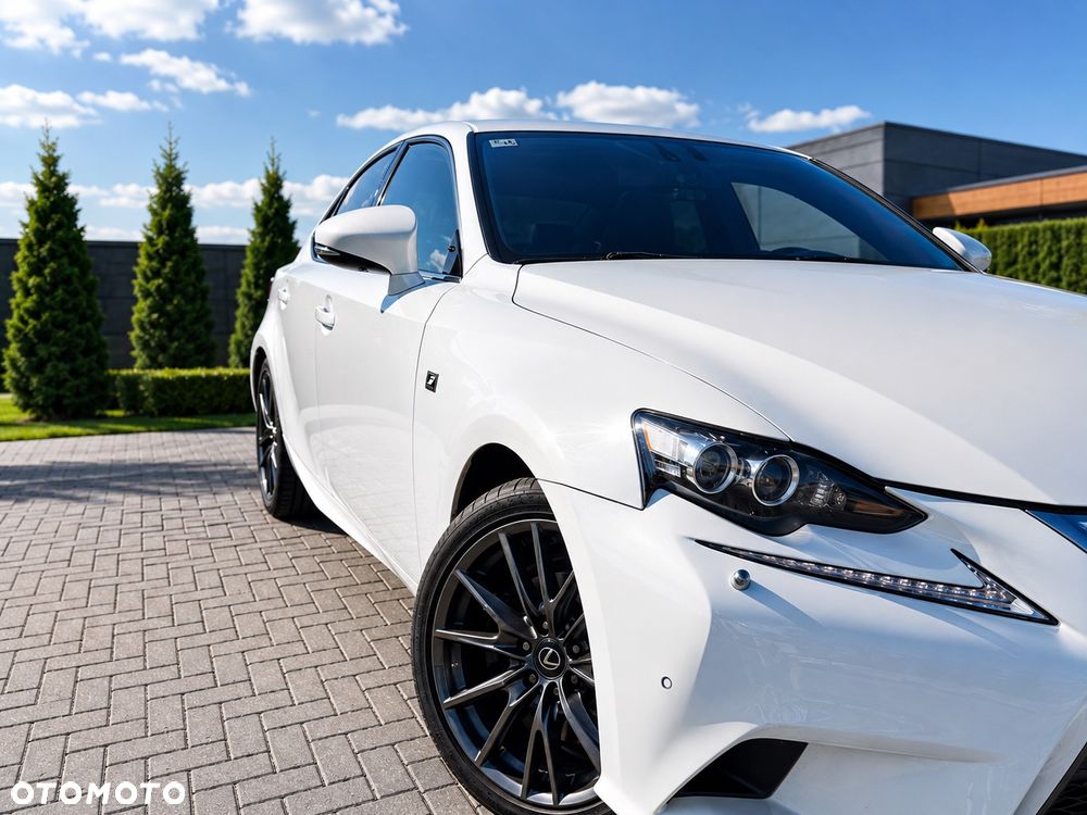 Lexus IS 250 F Sport - 3
