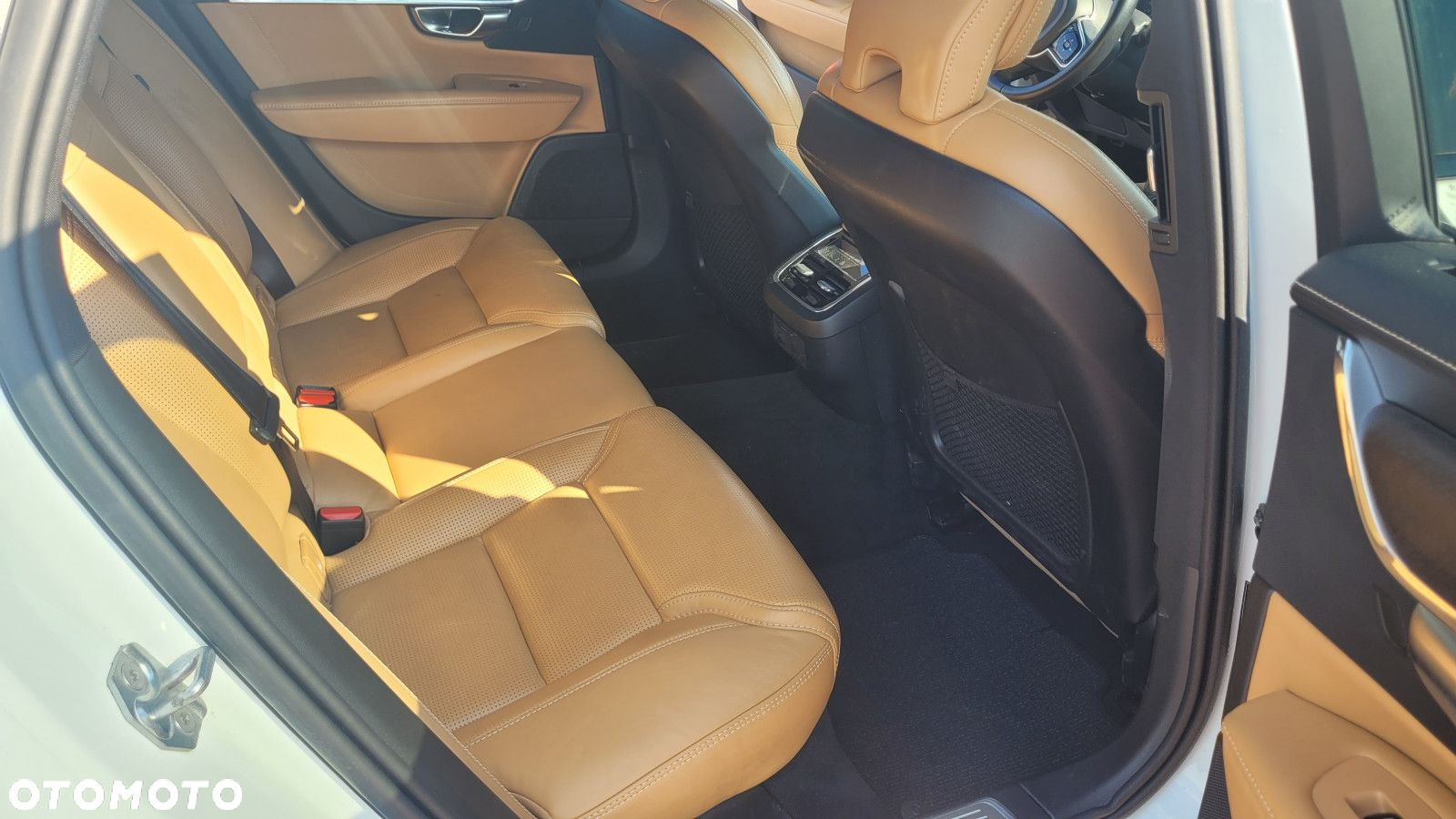 Volvo V90 Cross Country - 15