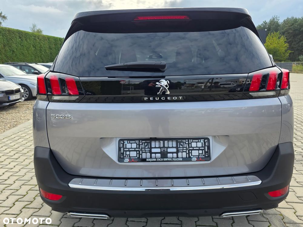 Peugeot 5008 - 9