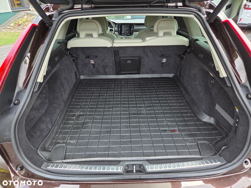 Volvo V90 Cross Country T6 AWD - 28