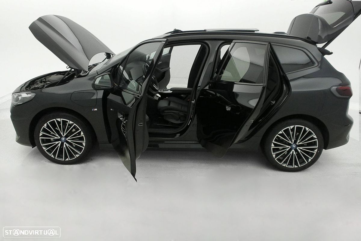 BMW 225i Active Tourer - 1