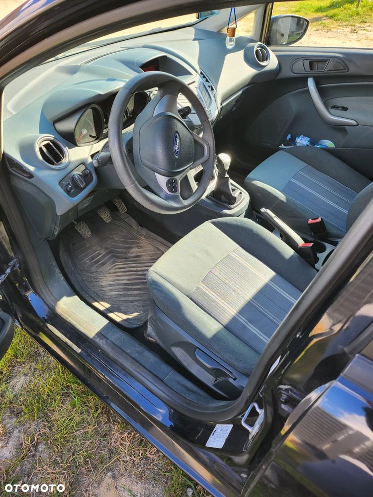 Ford Fiesta 1.25 Ambiente - 2