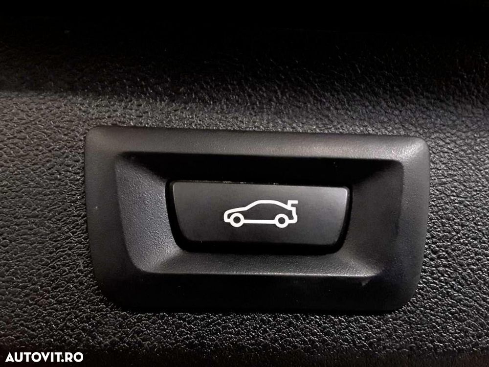 BMW Seria 5 530e xDrive Touring Aut. - 17