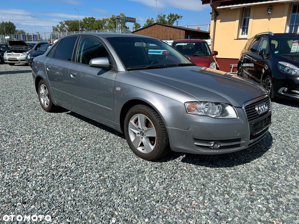 Audi A4 Limousine - 3