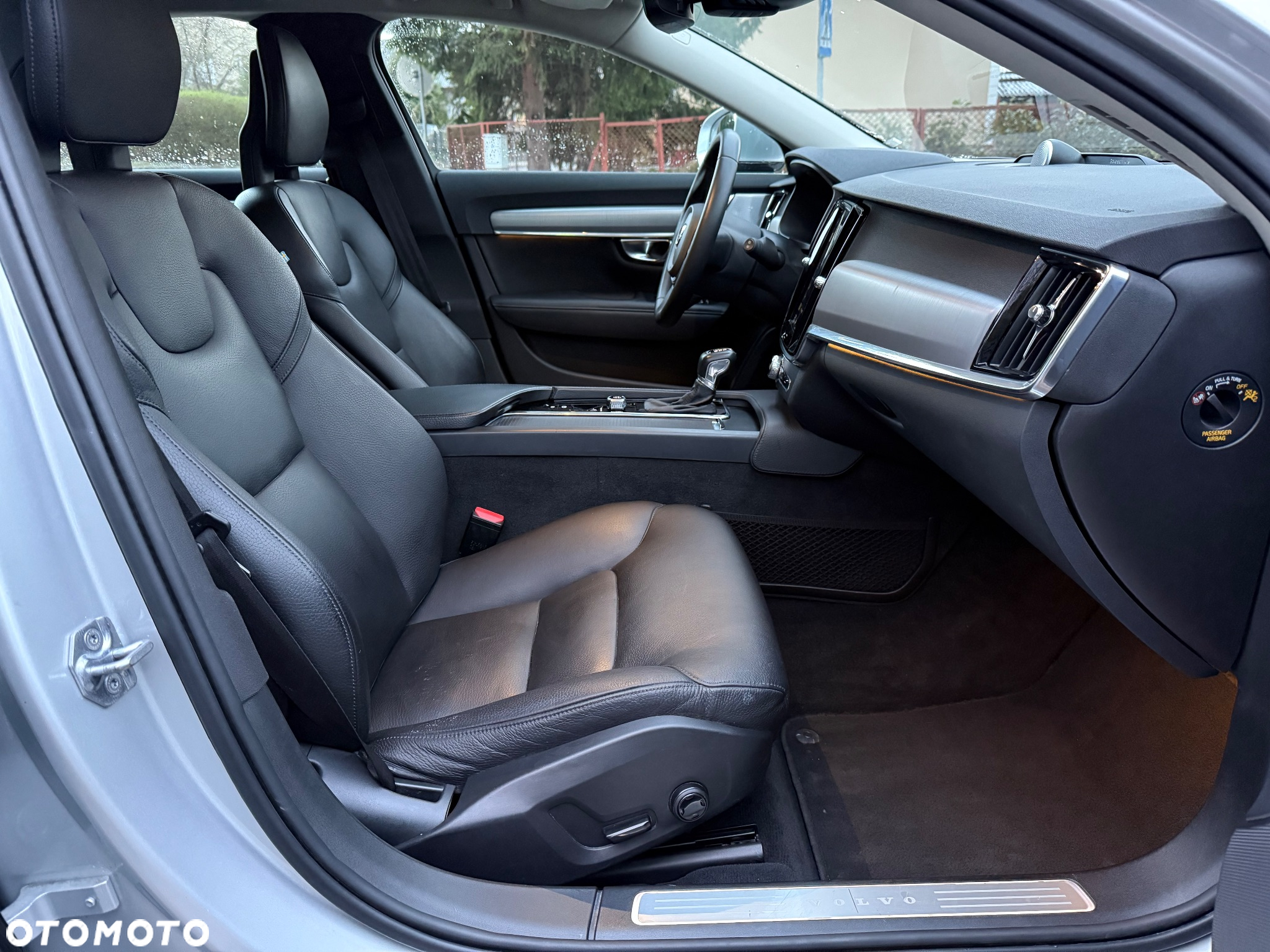 Volvo V90 D5 AWD Momentum - 34