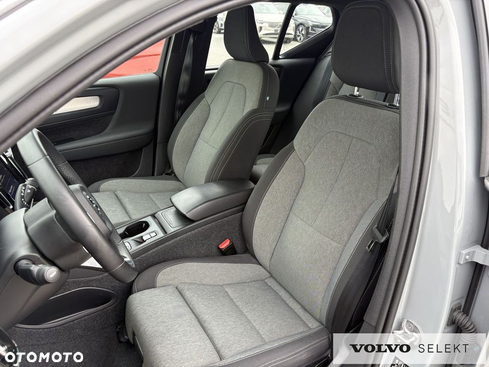 Volvo XC 40 - 25