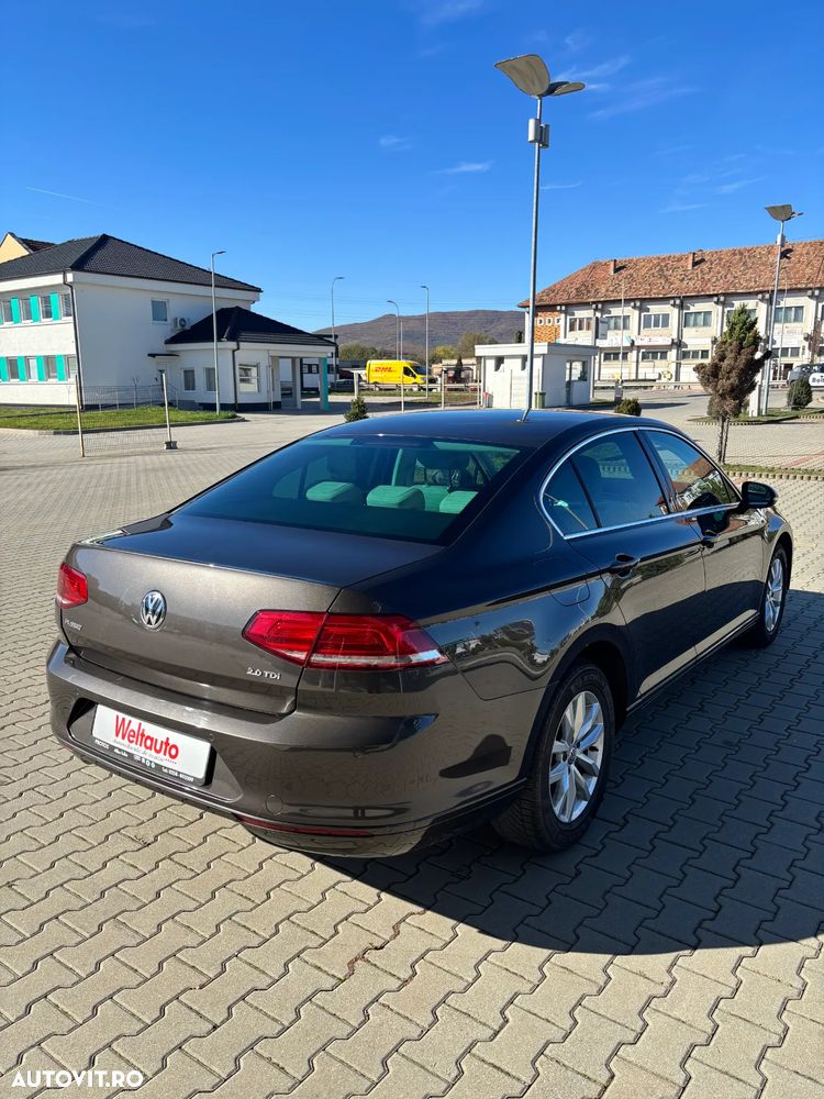 Volkswagen Passat - 4