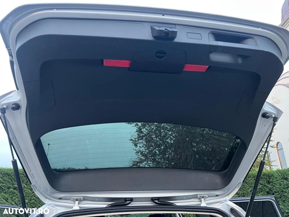 Volkswagen Passat 2.0 TDI (BlueMotion Technology) DSG Highline - 26