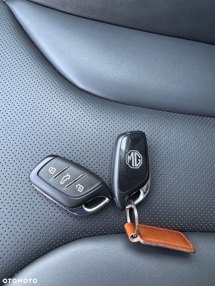 MG HS PHEV 1.5T Exclusive - 24