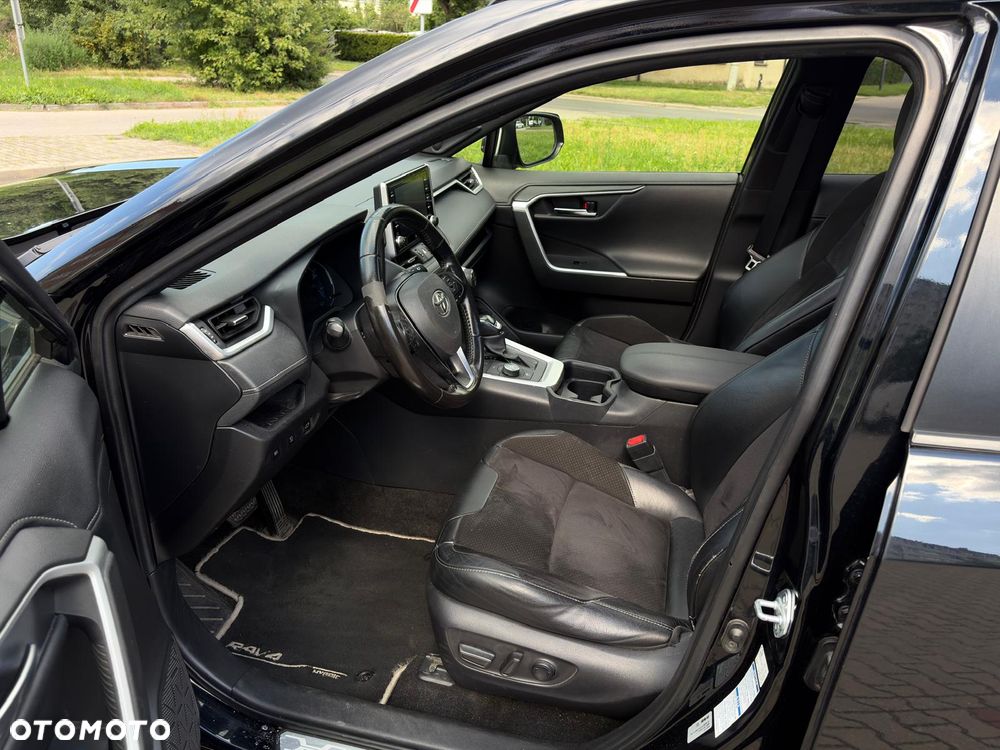 Toyota RAV4 2.5 Hybrid Black Edition by JBL 4x4 - 13