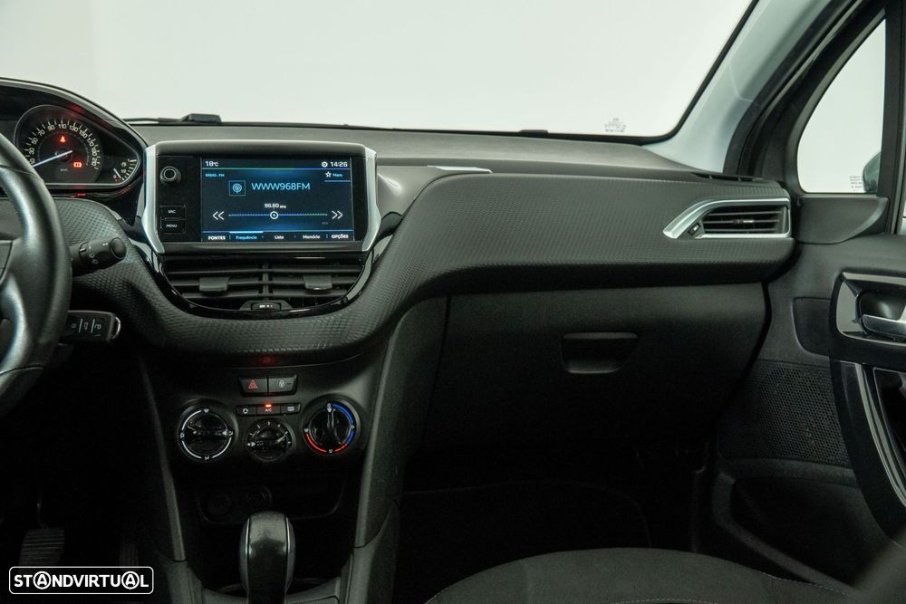 Peugeot 208 1.2 PureTech Style - 29