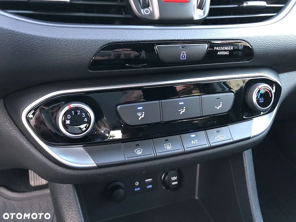 Hyundai i30 1.6 CRDi BlueDrive Comfort DCT - 15