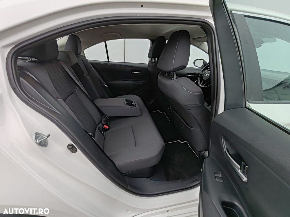 Toyota Corolla 1.8 HSD Business - 8