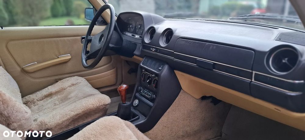 Mercedes-Benz 280 - 12