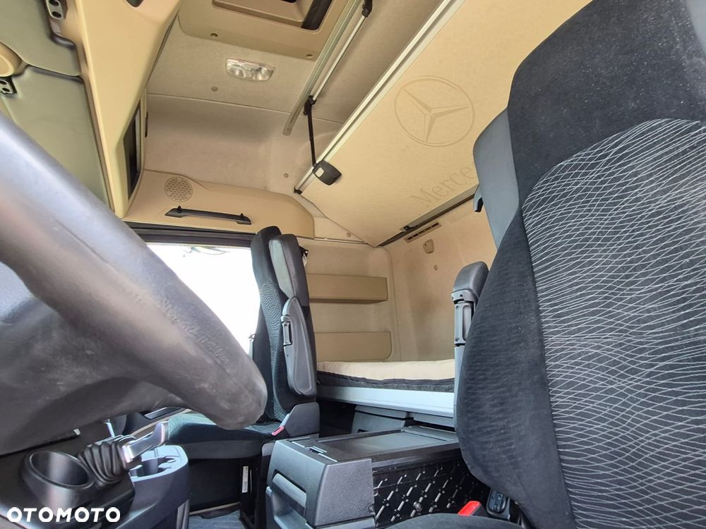 Mercedes-Benz ACTROS - 9