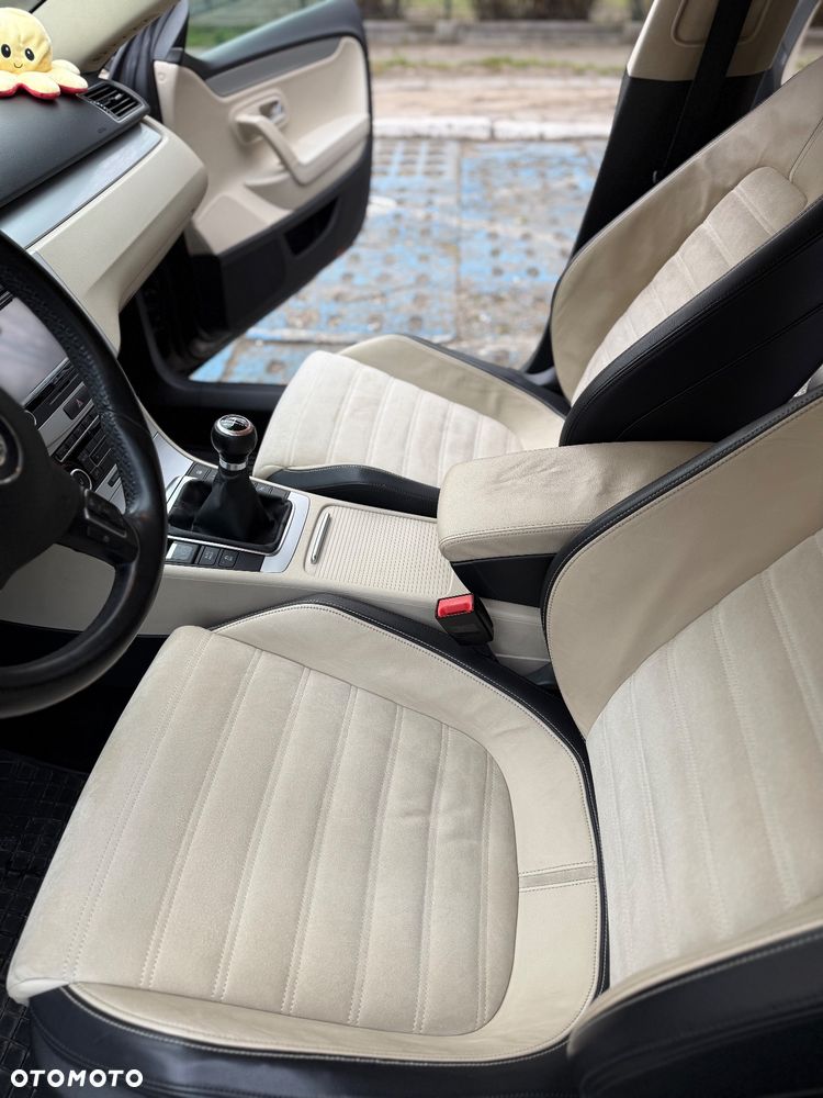 Volkswagen Passat 2.0 TDI Highline - 17