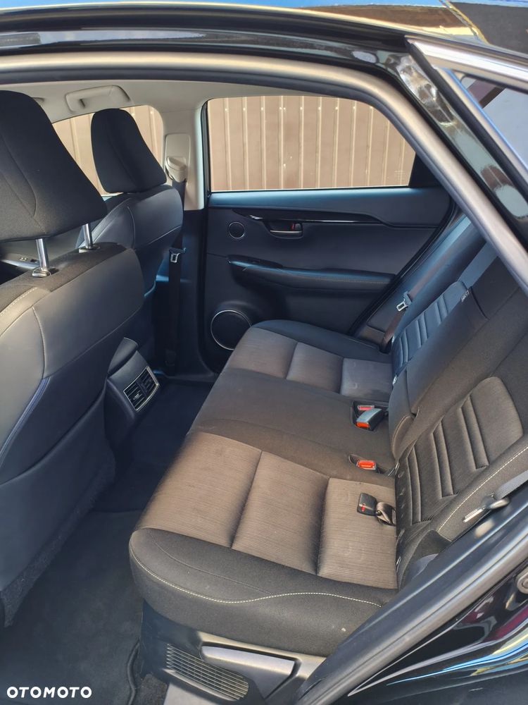 Lexus NX 300h Elite AWD - 28