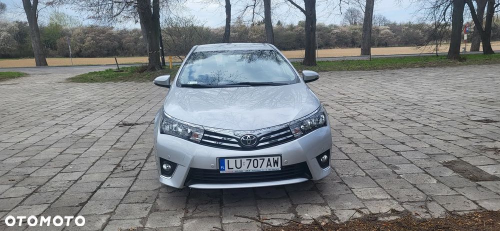 Toyota Corolla 1.6 Premium + - 20