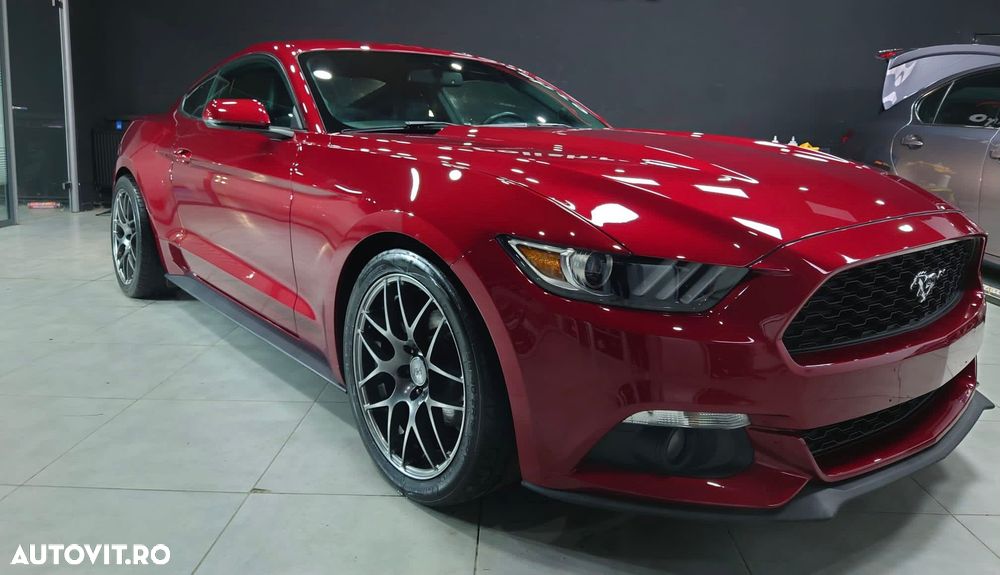 Ford Mustang 2.3 Eco Boost Aut. - 1