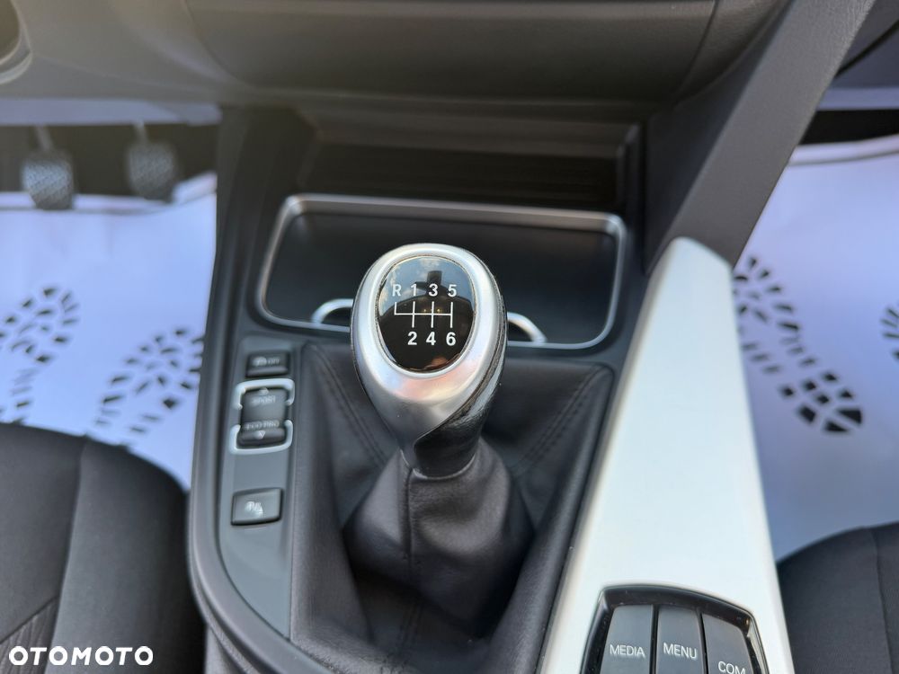 BMW Seria 3 318d Advantage - 28